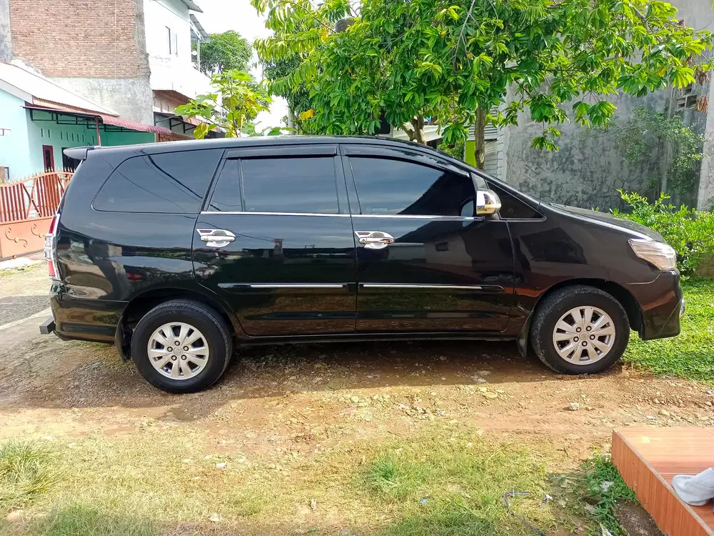 Toyota Kijang Innova 2014 Bensin