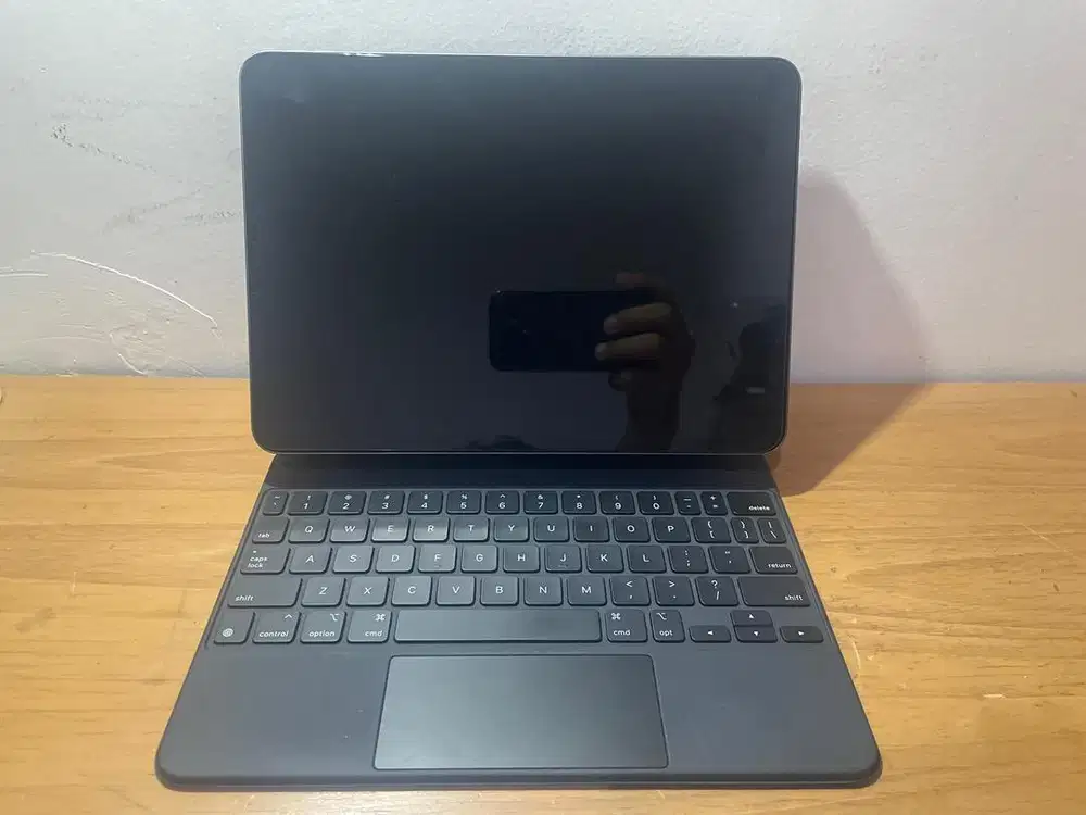 Apple Ipad Pro 11 inchi, gen 3, wifi only, 128 GB, case keyboard aplle