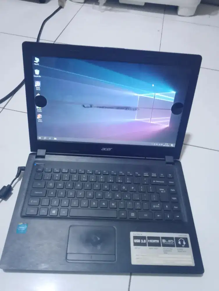 Acer one z1401 Celeron N2840