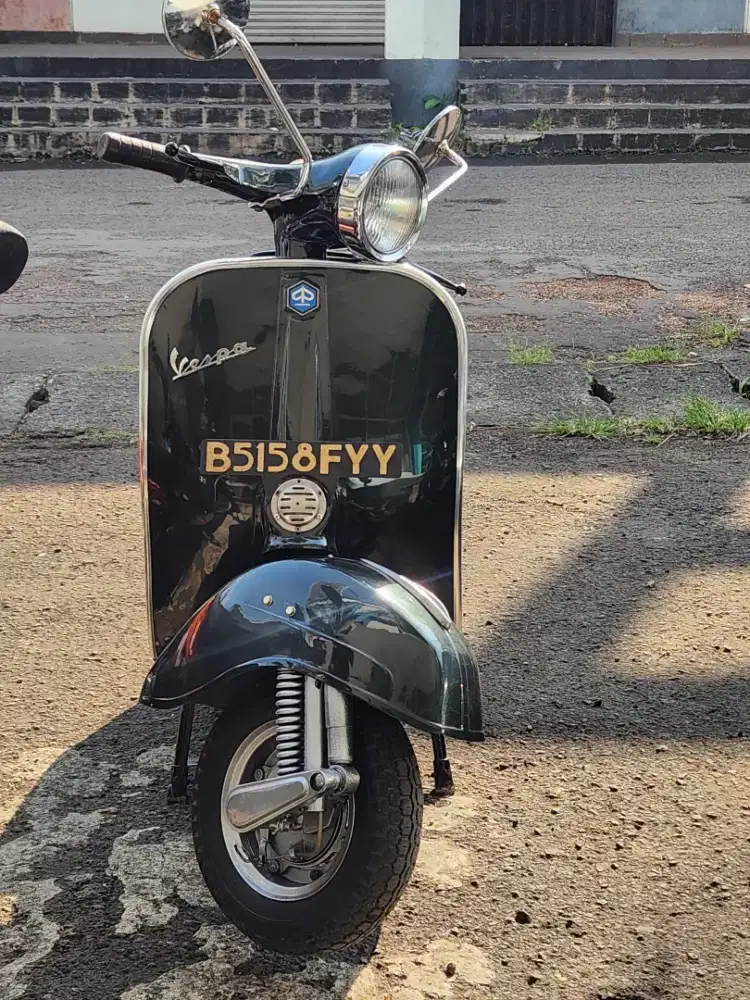 Dijual vespa super tahun 1976 SS lengkap