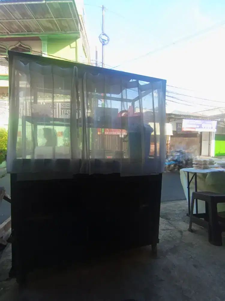 Etalase alumunium like new