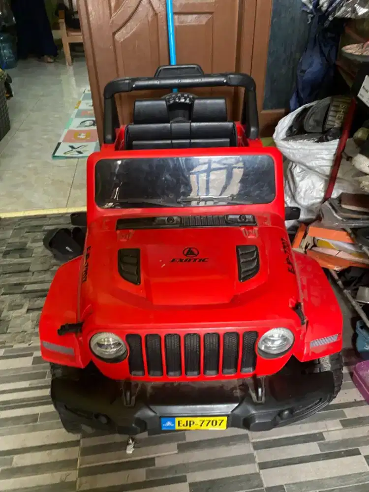 Mobil Aki Jeep Offroad Remote dan Ada Musiknya