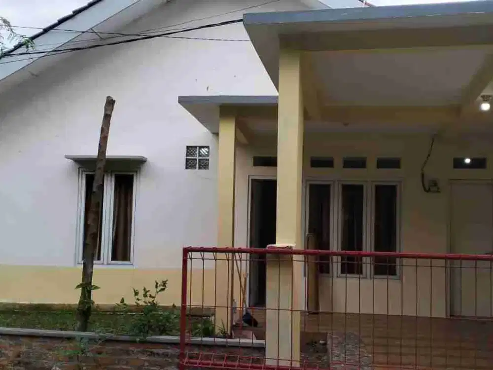 Disewakan Rumah Luas BCC
