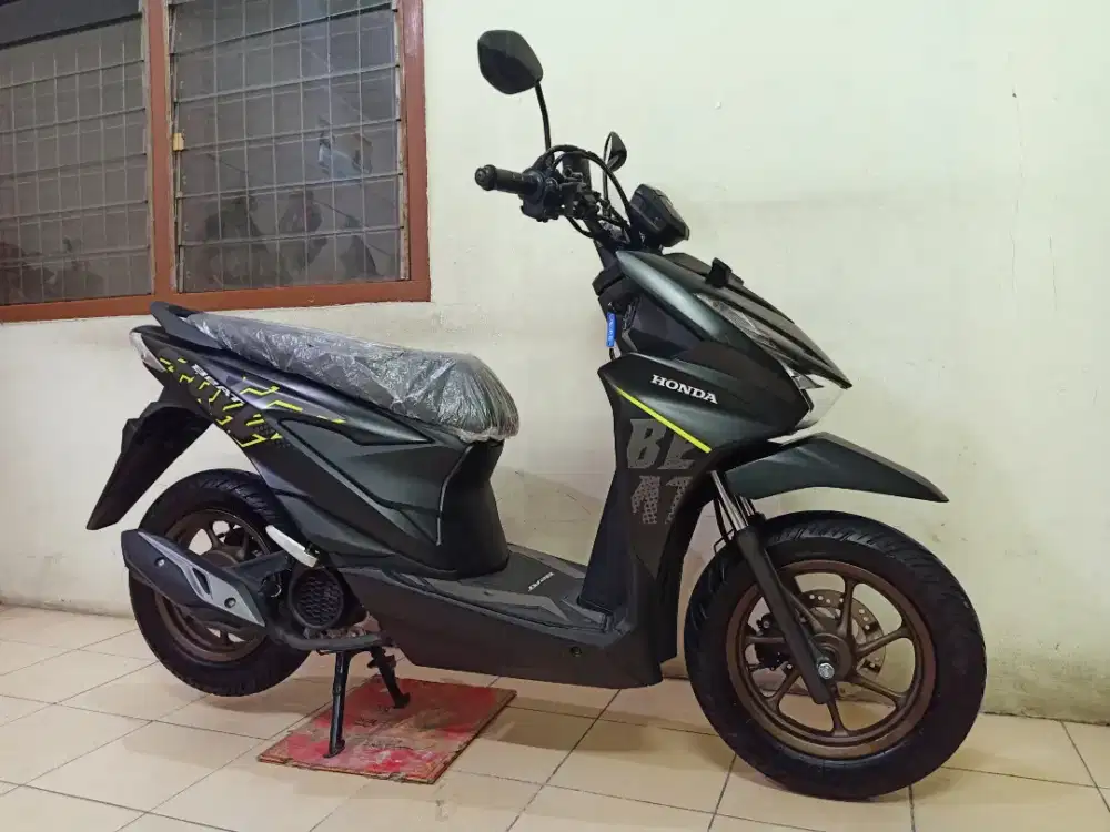 Honda BEAT STREET NEW PERAKITAN 2025 ( TERBARU / LIKE NEW) B DKI