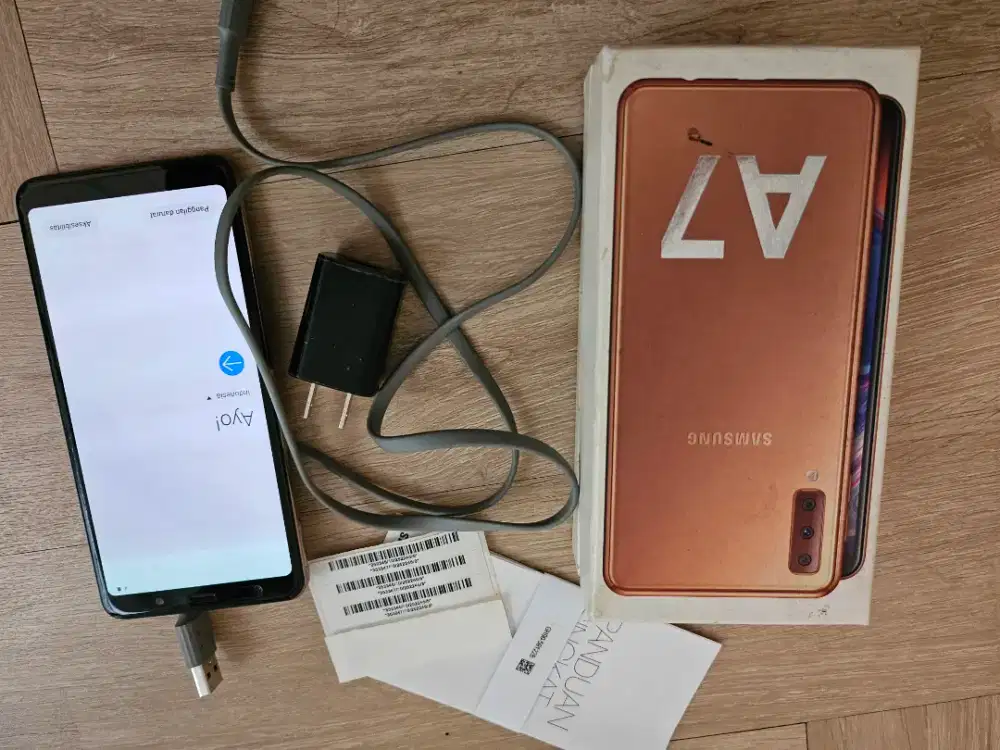 Samsung A7 2018 6/128 gb gold fullset SEIN