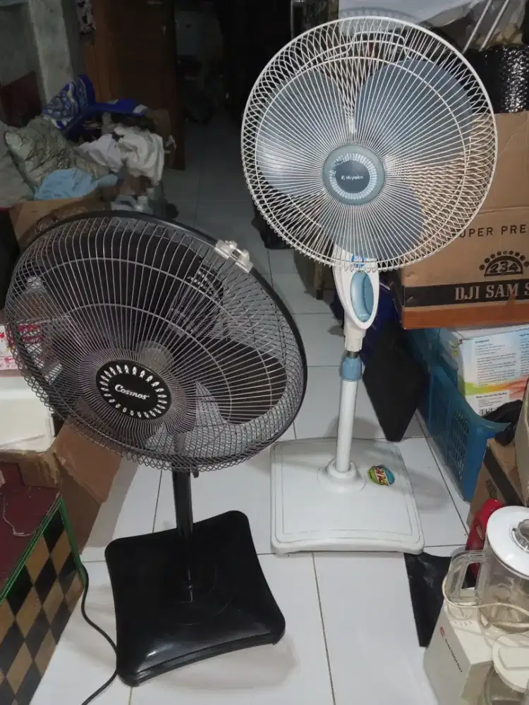 Kipas angin diri Miyako dan cosmos 2brg normal semua Rp.250rb