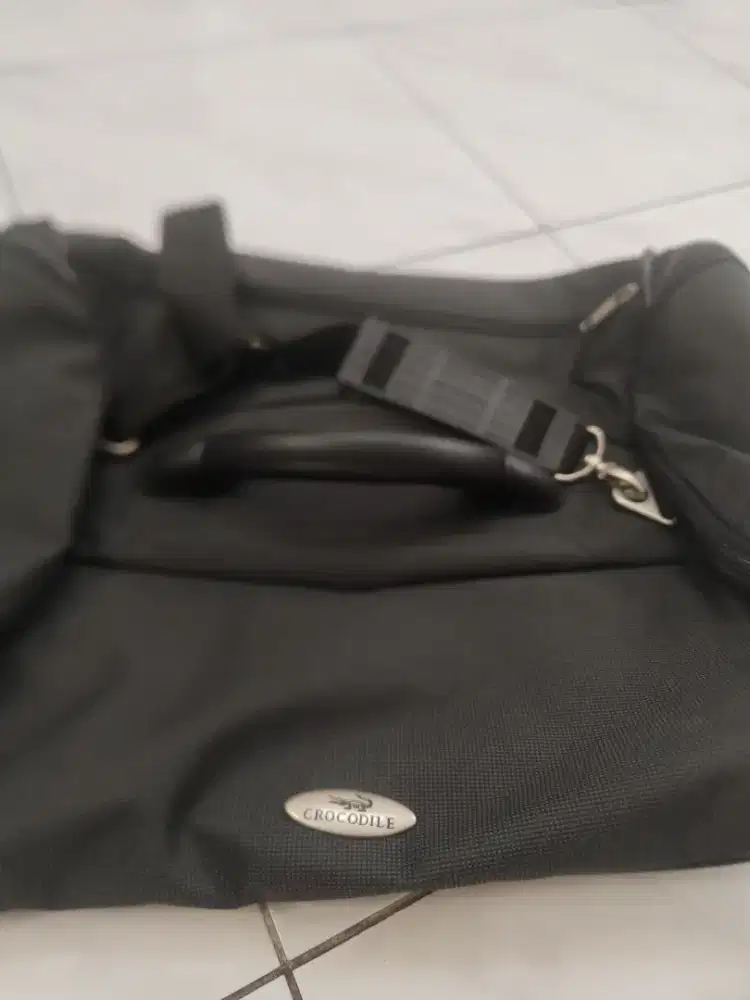 Tas Crocodile asli, kondisi baik dan kokoh