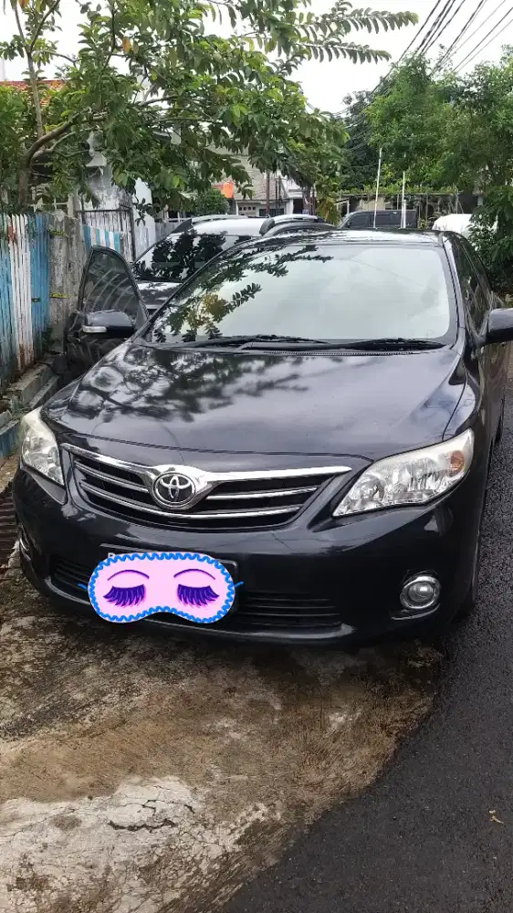 Sedan altis hitam 2011