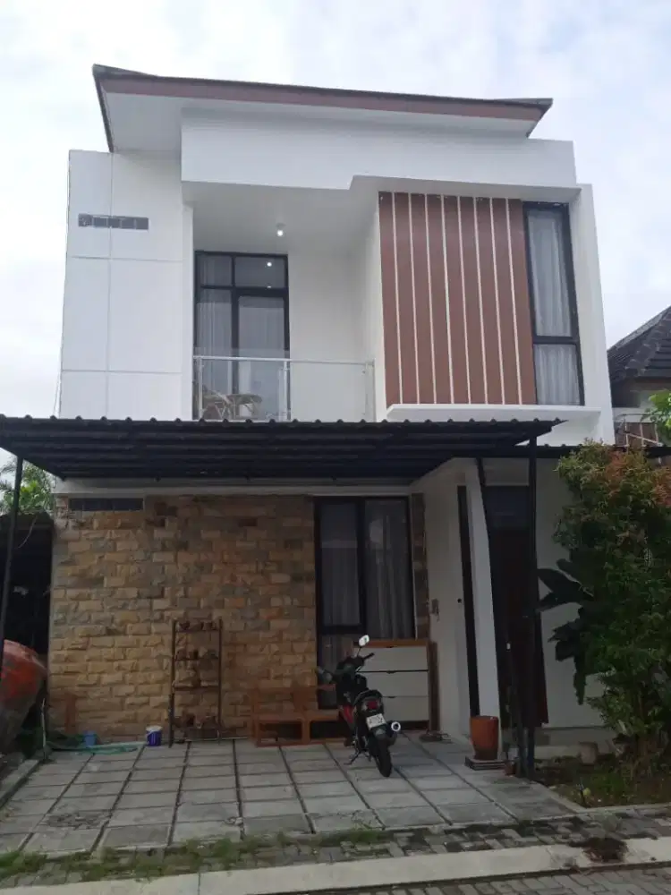 Rumah 2 Lantai Luas Semi Furnished
