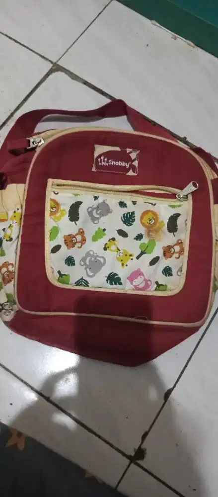 Tas bayi merah kecil