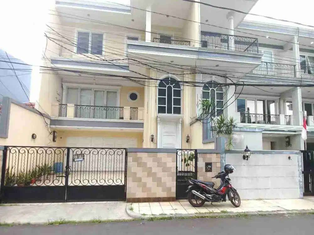 Jual Rumah Modern Classic Area Setiabudi Jakarta Selatan