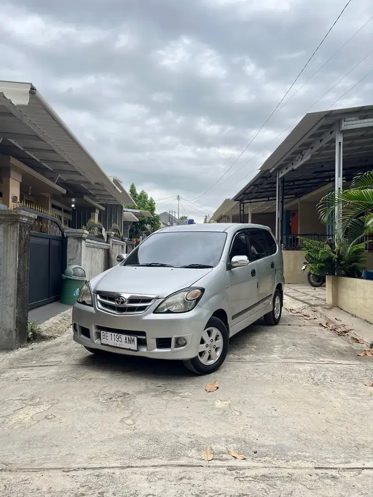 Toyota Avanza 2010 Bensin