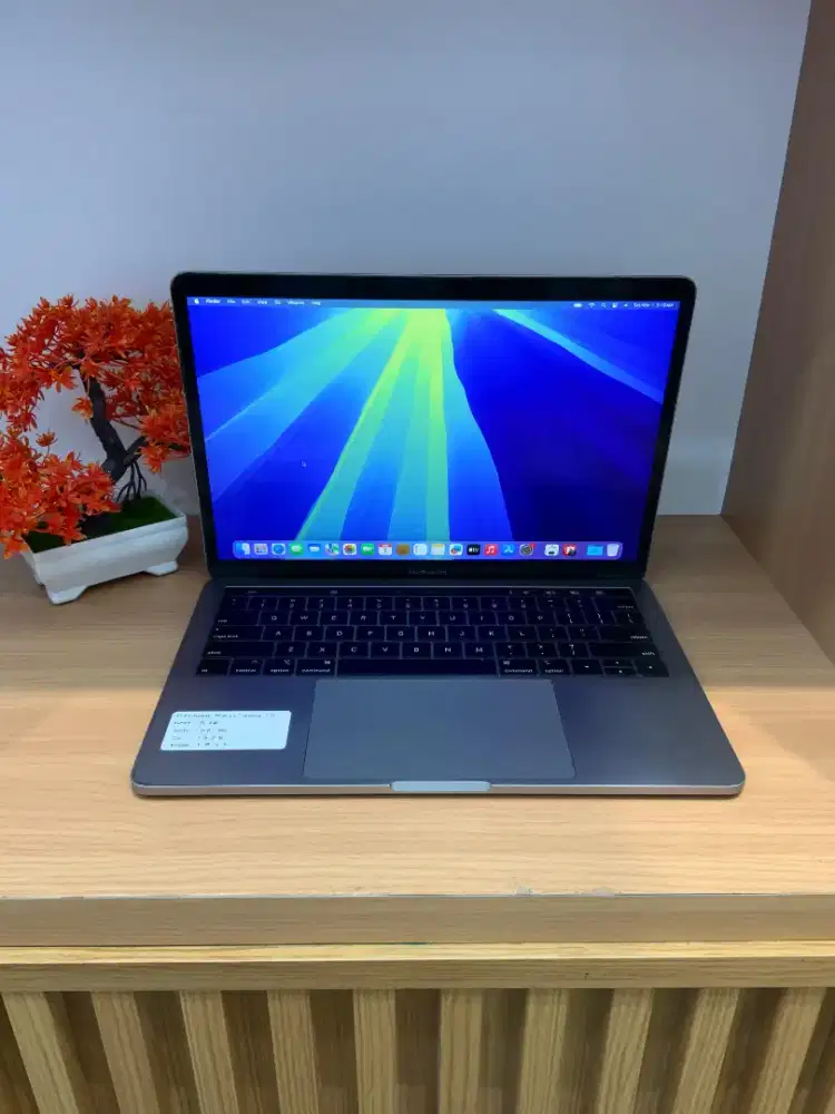 Macbook pro 2019 i5 8gb 128gb muluz lus murmer
