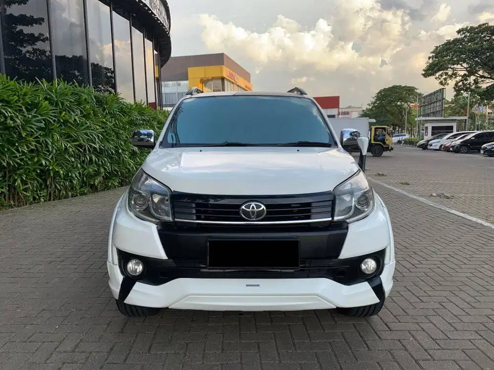 TOYOTA RUSH TRD SPORTIVO AT 2016 PUTIH PROMO DP MINIM