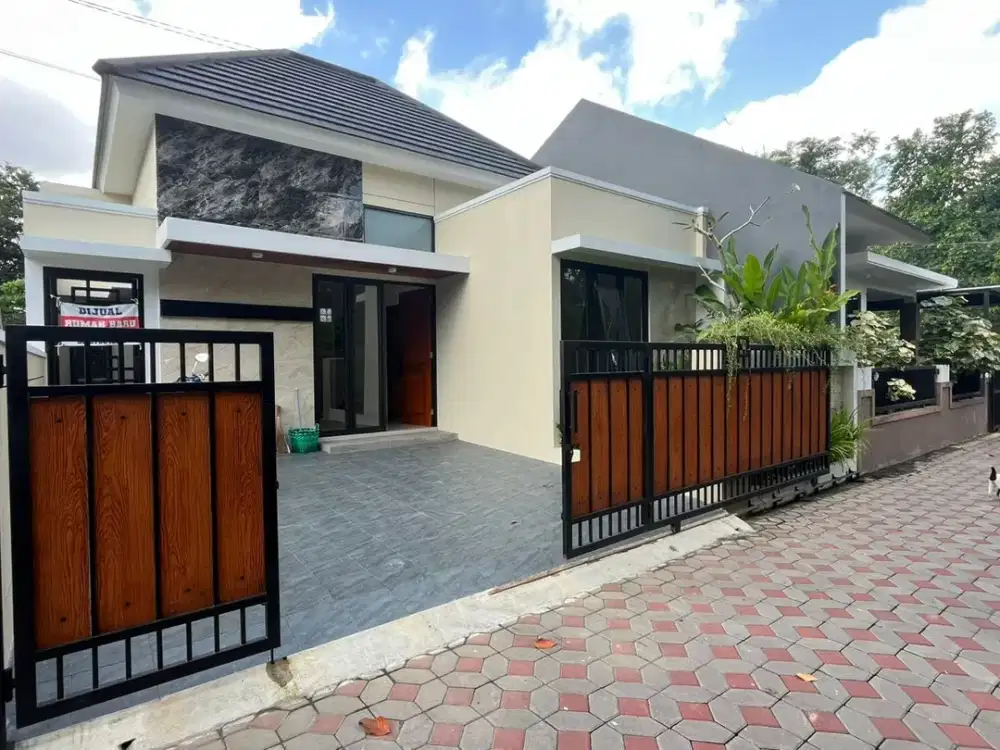 Rumah Cantik dengan Inner Garden! - GOLD LOCATION DEKAT MASJID SUCIATI