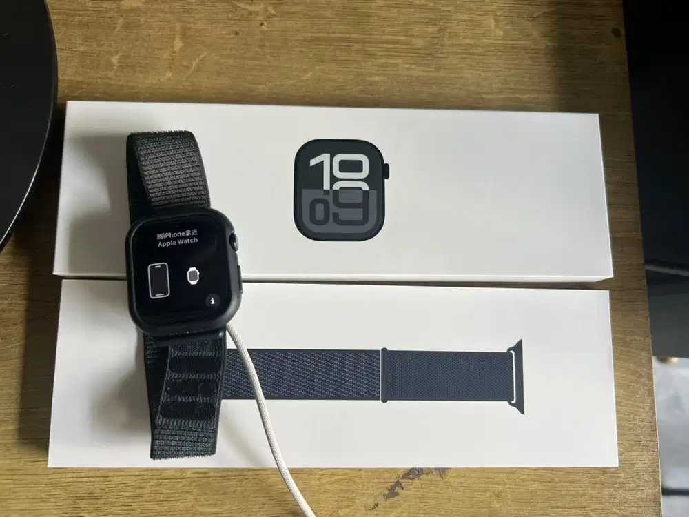 Apple Watch Series 10 46mm Jet Black Alpine Loop