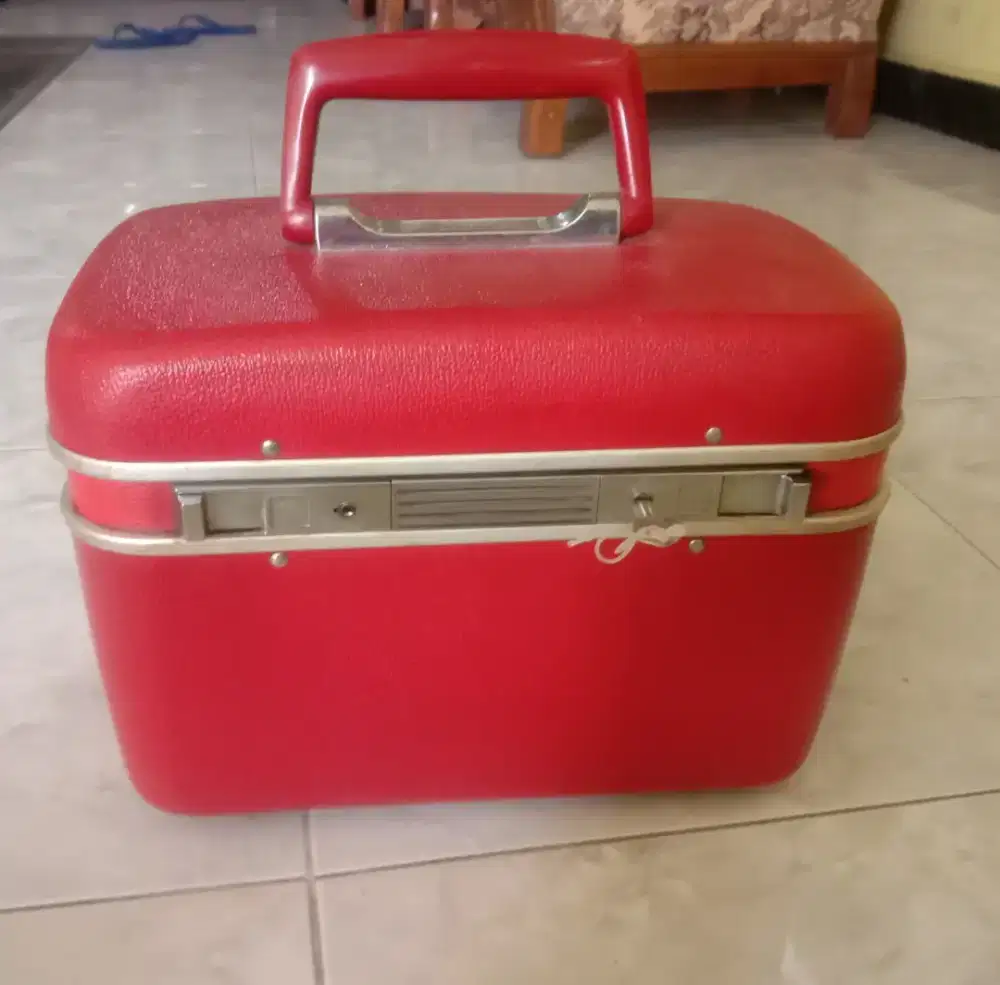 Kotak rias Echolac jadul