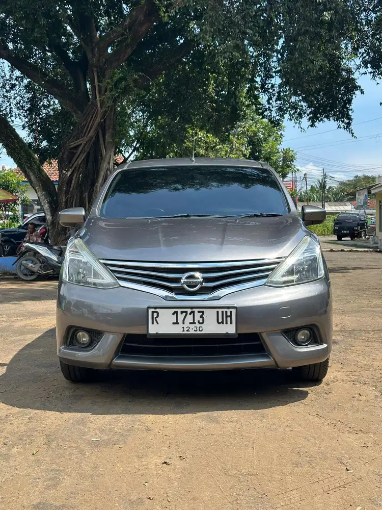 Nissan Grand livina 2015 Bensin