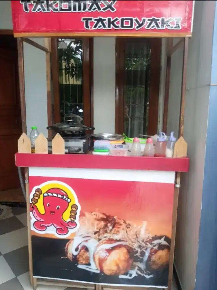 Meja jual takoyaki