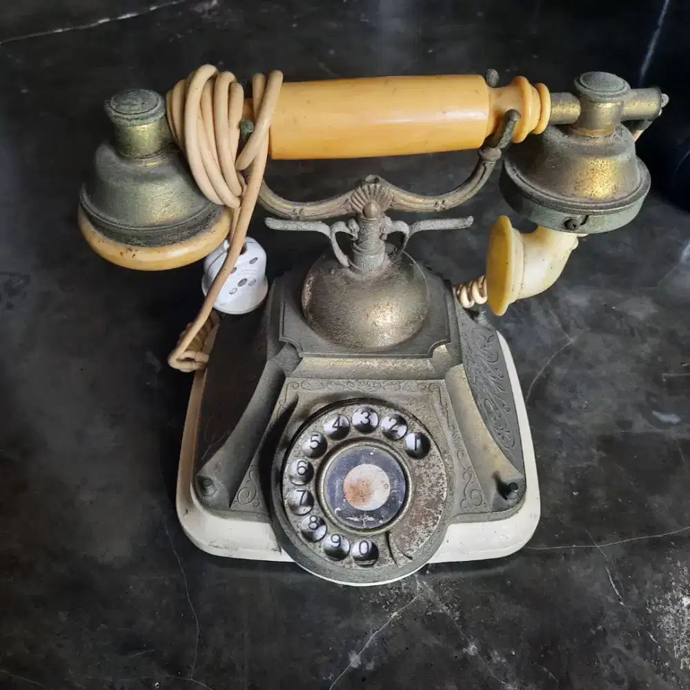 ANEKA ANTIK KUNO LAWAS