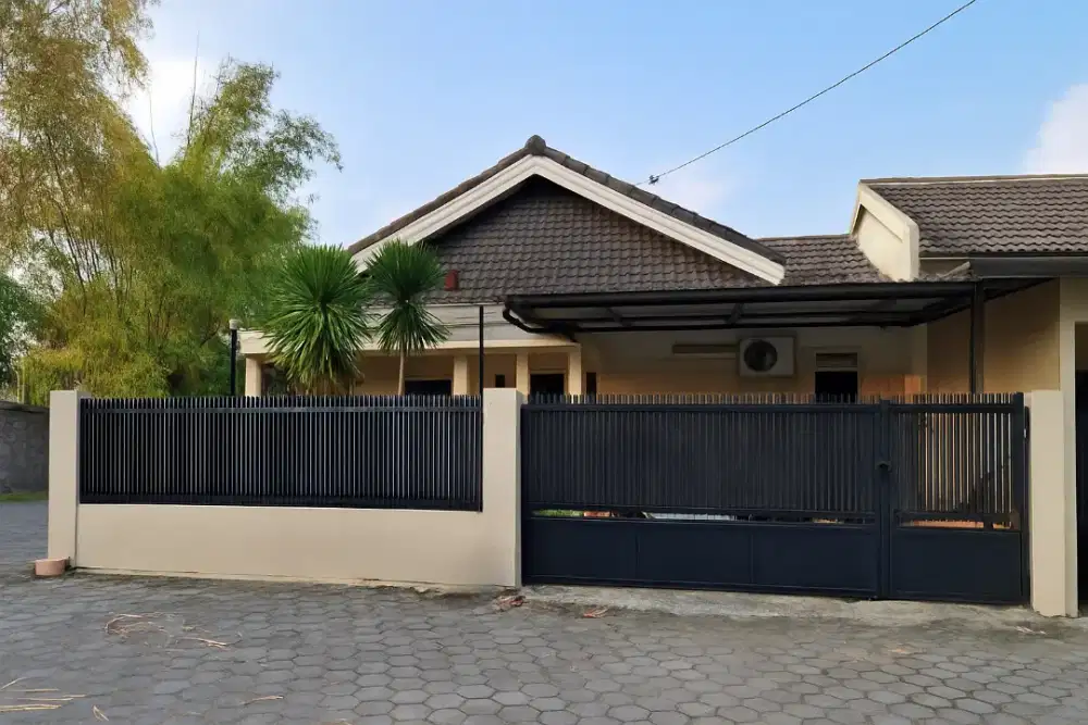 Dijual rumah 4 kamar di Purwomartani posisi hook strategis