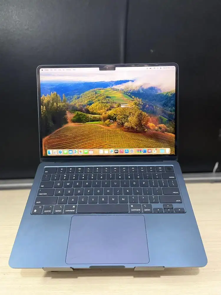 MacBook Air M3 2024 – Ringan, Cepat, Elegan! Mulus Banget