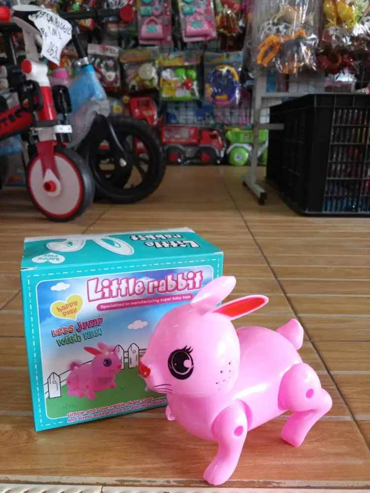 mainan anak kelinci baterai