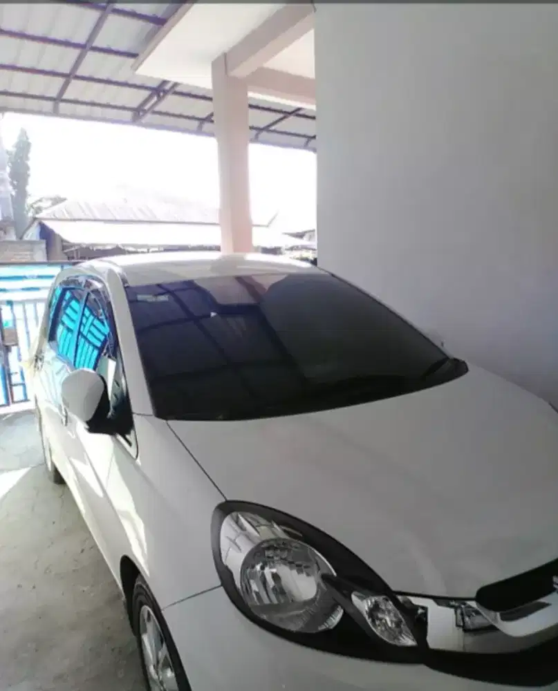 Mobilio metik putih 2014
