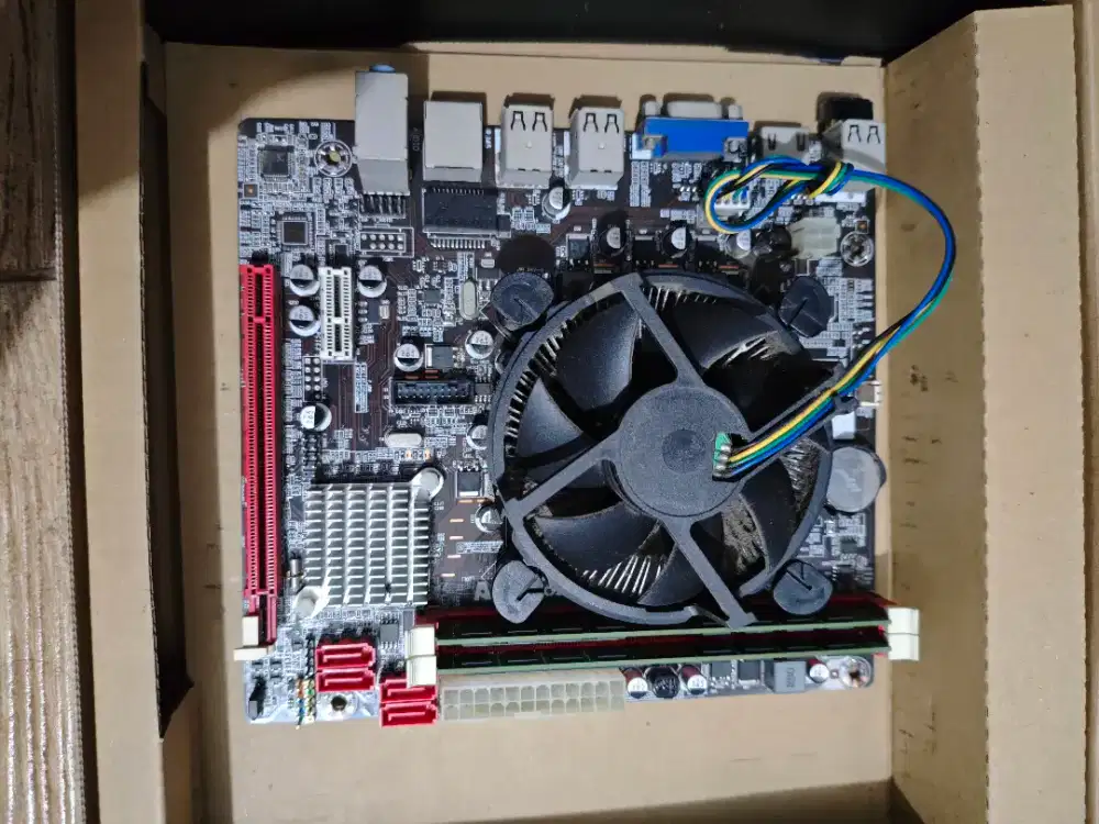 MOTHER BOARD AMPTRON + PROCESOR Intel i3 gen7 MEMORY RAM 8GB