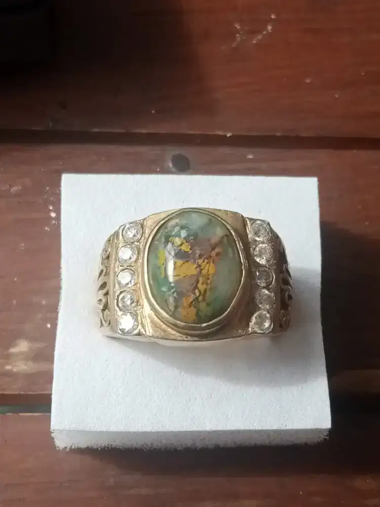 Cincin dengan batu bergambar tokoh Sungokong