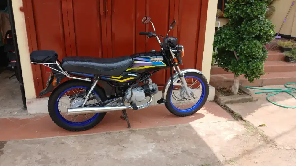 Honda win 100 tahun 2004