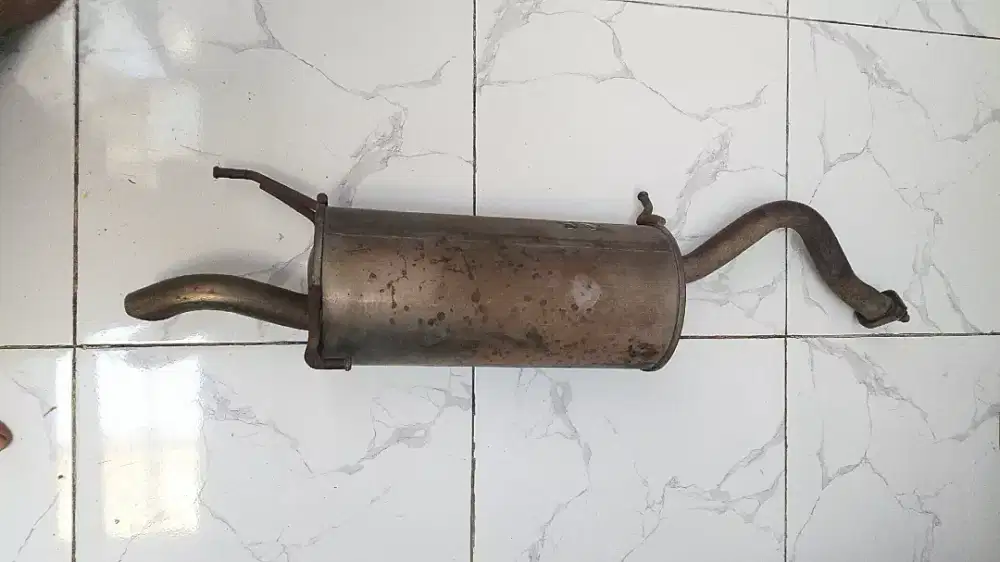 Knalpot belakang  ori mobil ertiga GX 2013