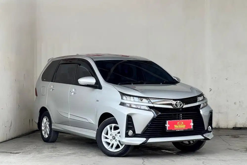 Toyota Avanza Veloz 1.3 Matic AT tahun 2020 silver DP minim 8 juta