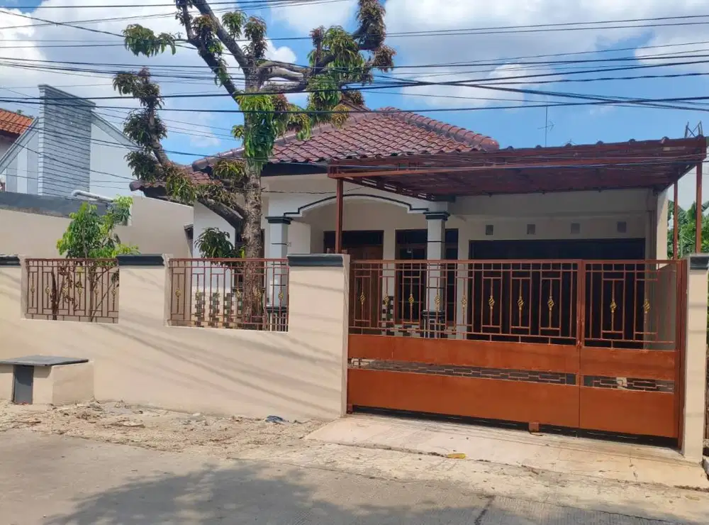 Dikontrakkan Rumah Tinggal Siap pakai di daerah Meruya dekat pintu tol