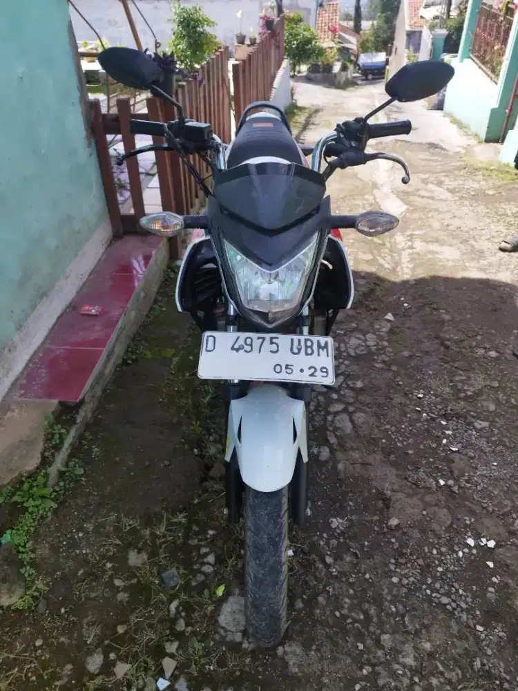 Honda CB 150R Putih/White