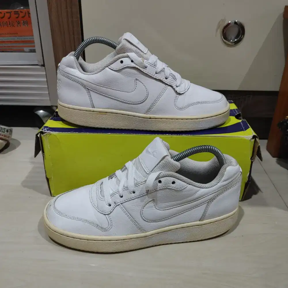 Sepatu Nike ebernon low preloved size 38.5