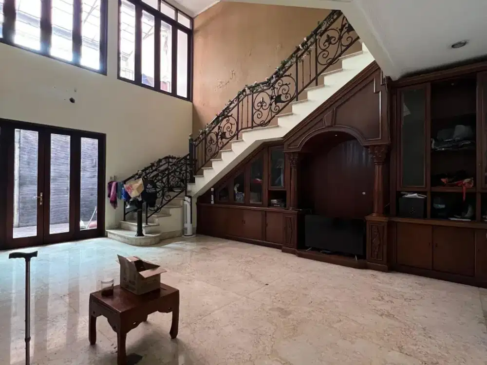 DIJUAL RUMAH ERLANGGA DI KEBAYORAN BARU, JAKARTA SELATAN!