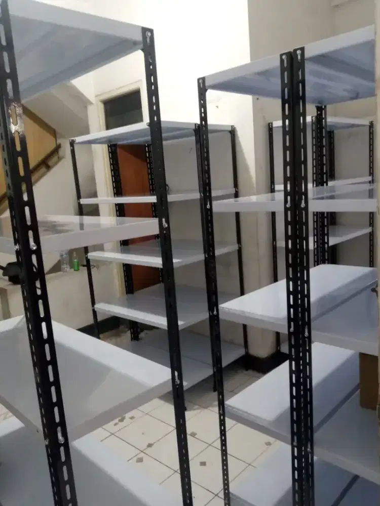 Rak besi rak perlengkapan usaha