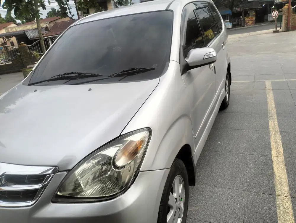 Daihatsu Xenia 2010 Bensin