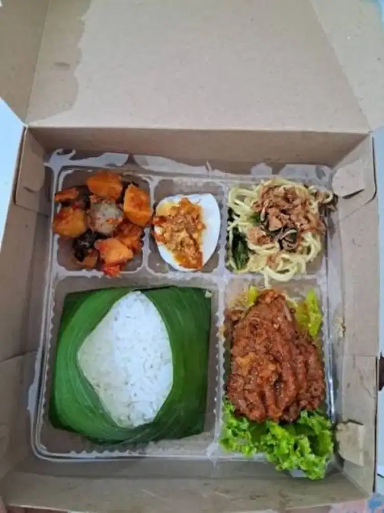 ANEKA NASI KOTAK MURMER