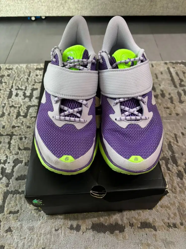 Sepatu Basket Under Armour Curry Fox 1