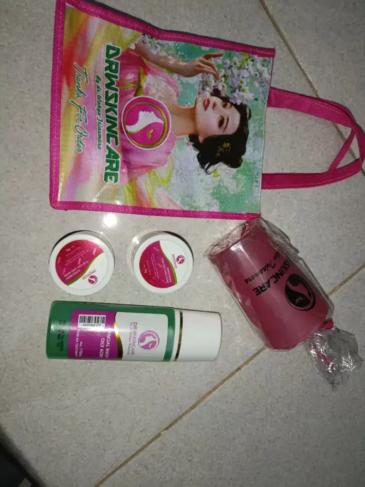 drw skincare fw oily acne, 2 sunscreen for oily and acne