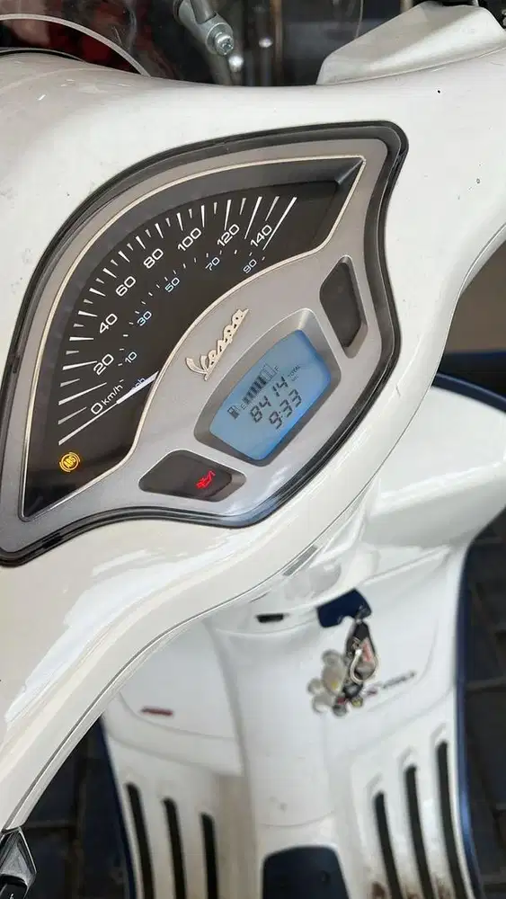 Bismillah dijual vespa primavera tipe tertinggi kilometer rendah