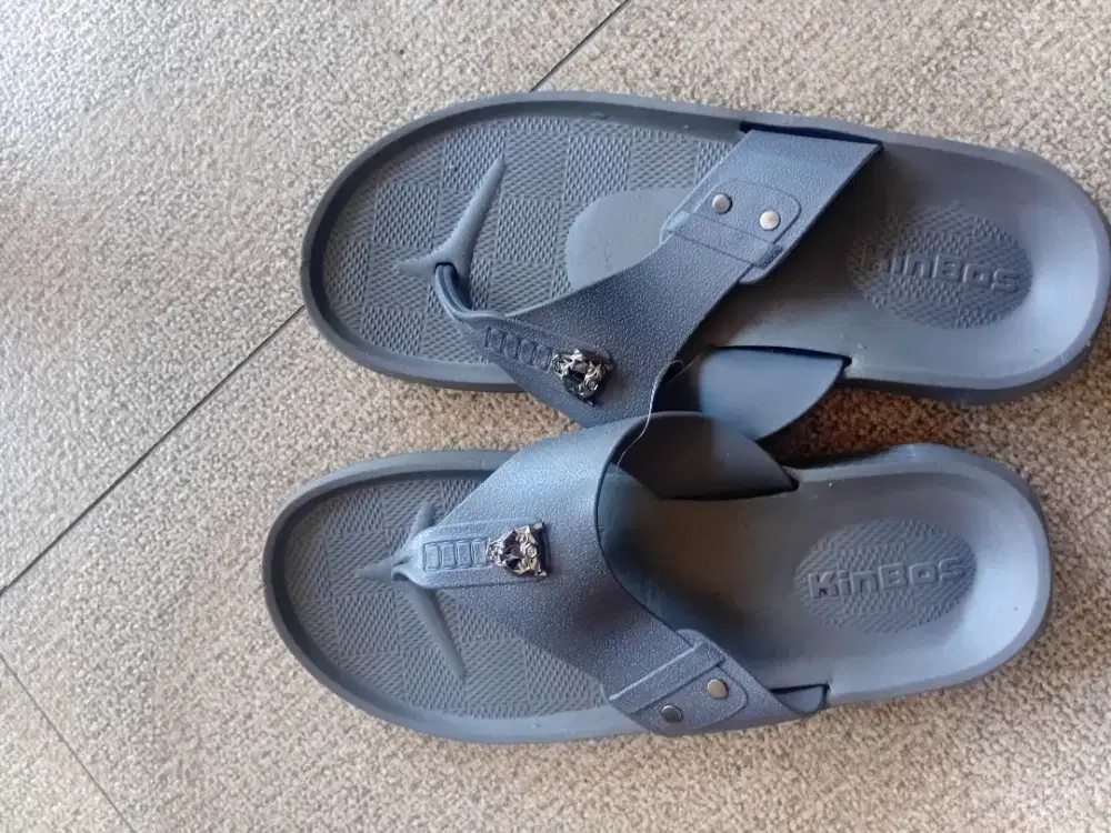 Dijual sendal bagus pria