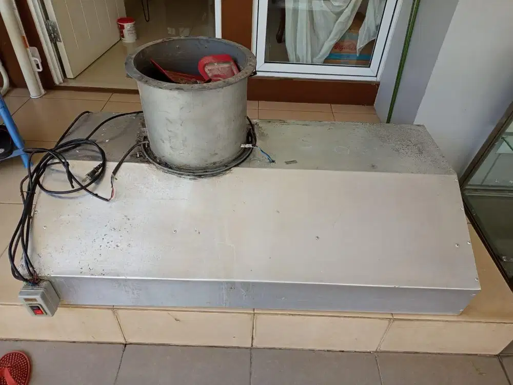 Electric cooker hood