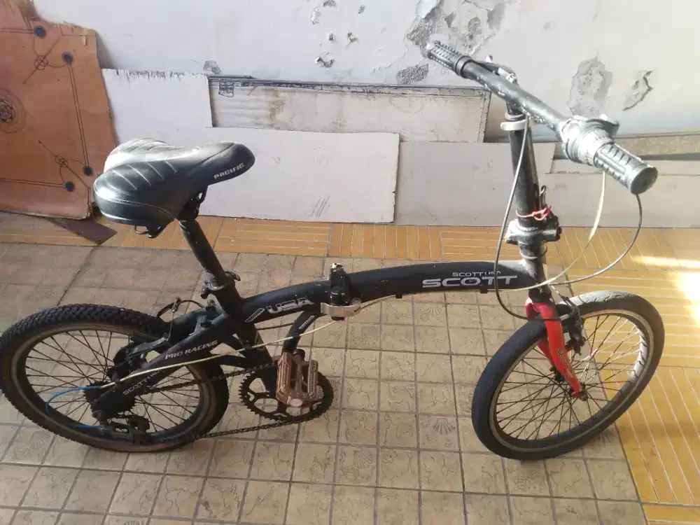 Sepeda lipat kondisi bagus