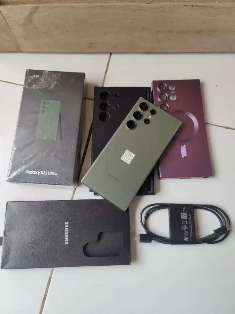 Samsung Galaxy S23 Ultra 5G
Ram 12 internal 512 mulus ORY