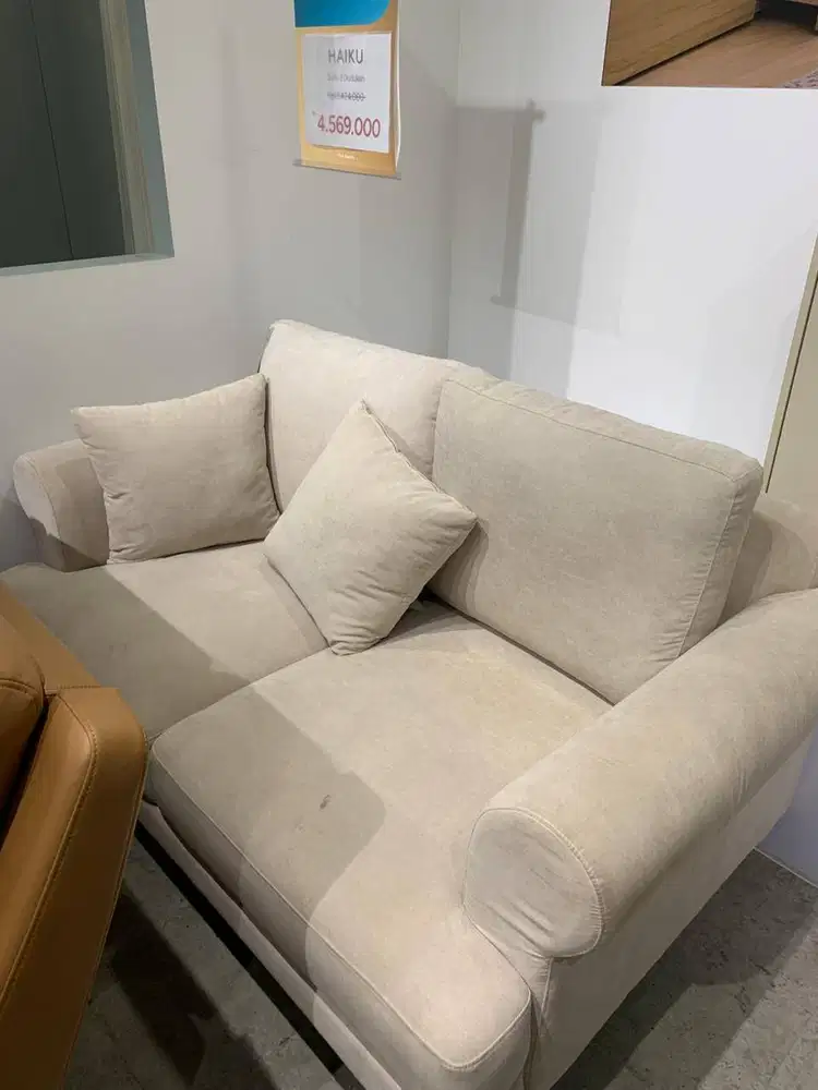Heim Studio HAIKU Sofa 2 Dudukan Kain - Krem