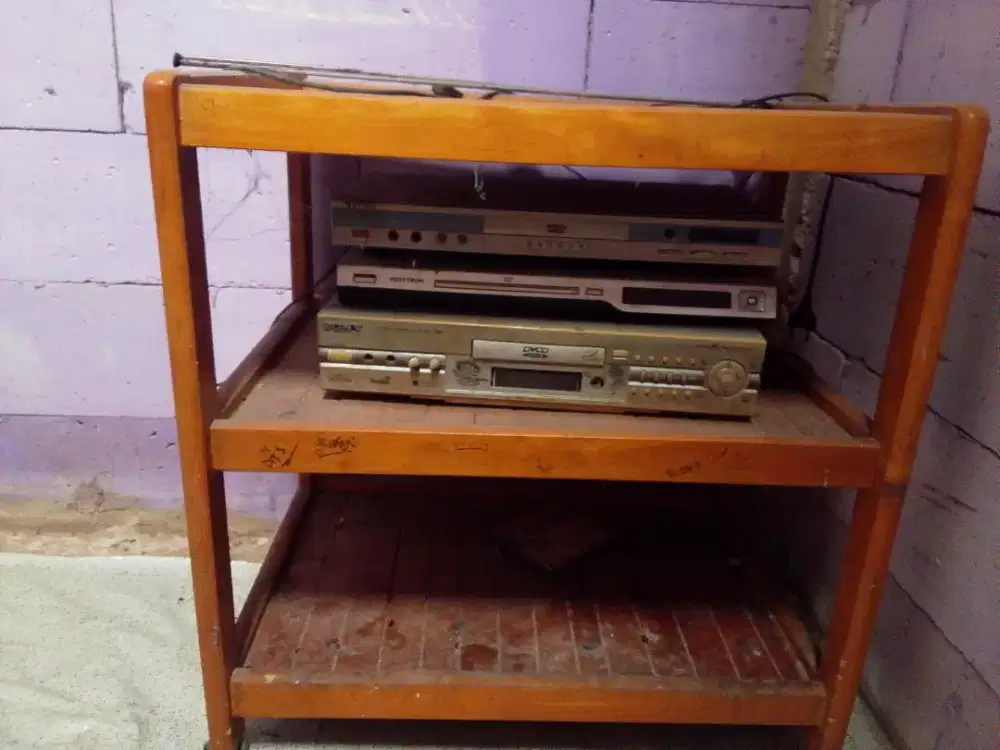 Rak tv 2 susun dari kayu