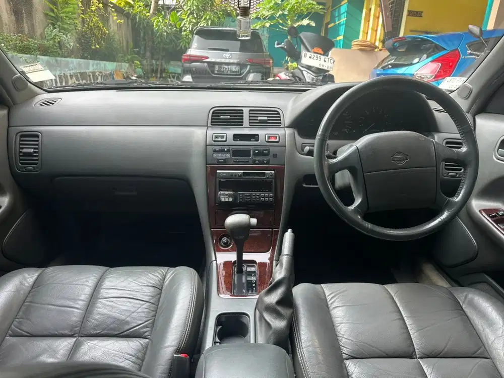 Nissan infiniti l30 old money enthusiast